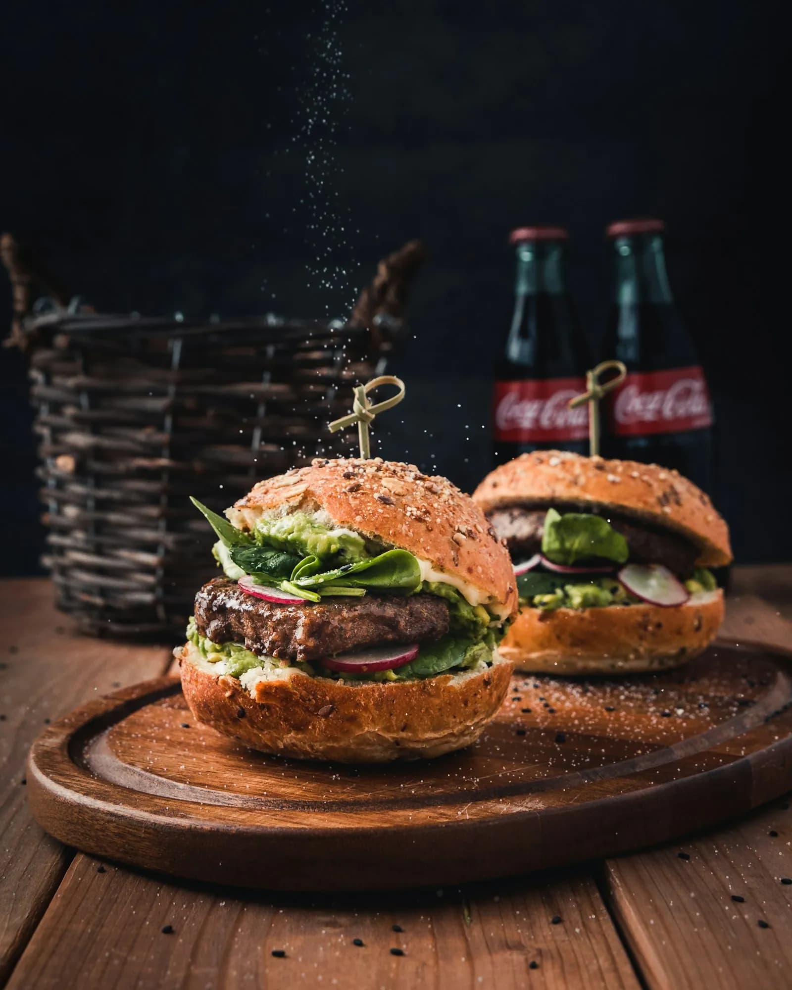 طبق سمك مشوي مقدما مع الأرز